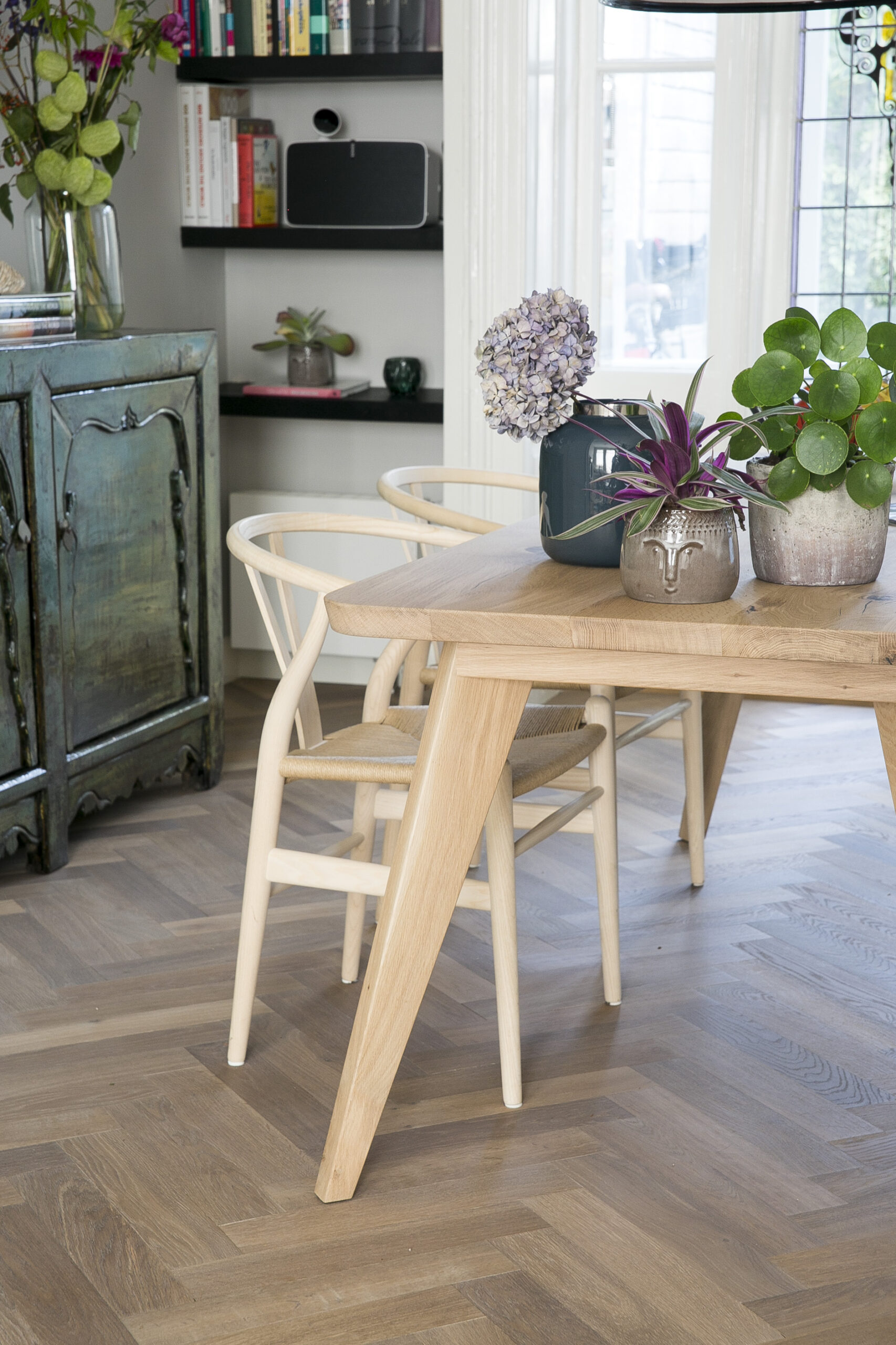 Rustiek eiken tafel - Houtel onderstel - Retro Sixty