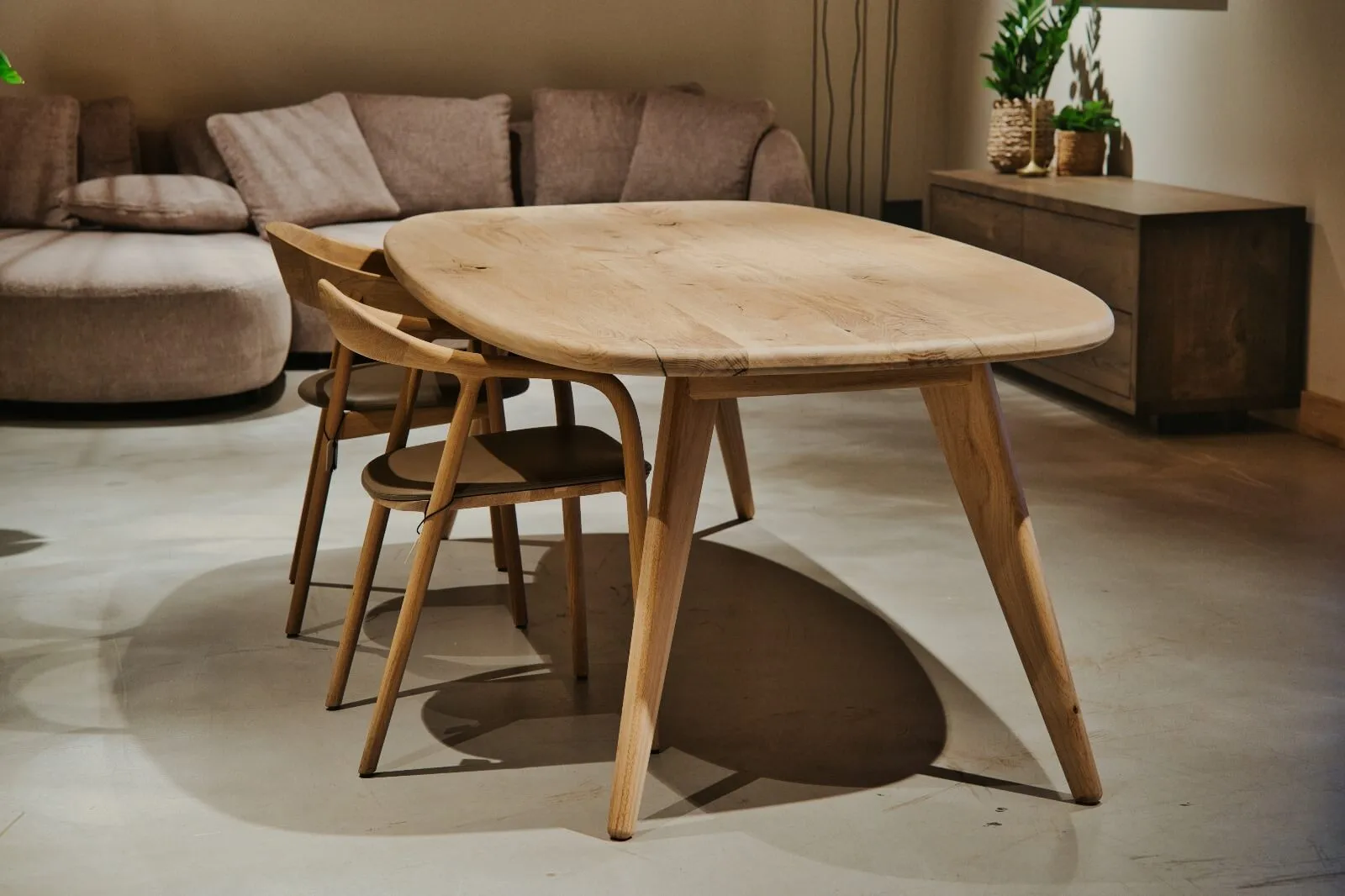 Massief eiken Deens ovale retro tafel