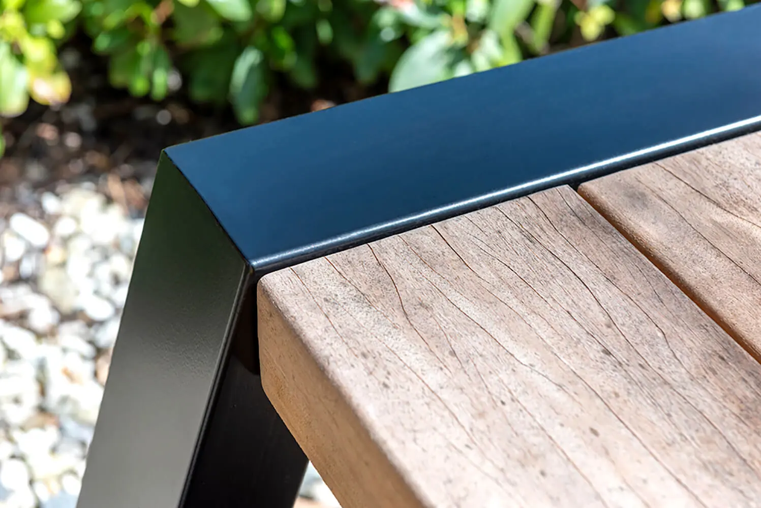 intafel-stalen-onderstel-lars