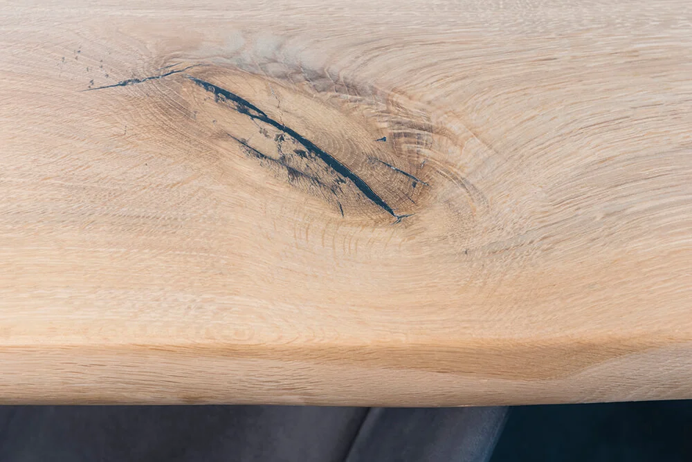 Rustiek-eiken-boomstamtafel-Stalen-onderstel-Kruispoot-enorm