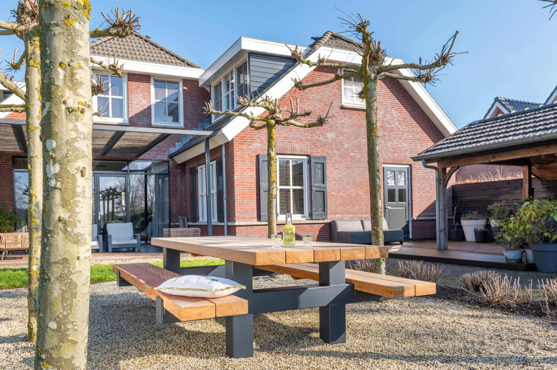 Bilingahouten picknicktafel 'stalen Bill'