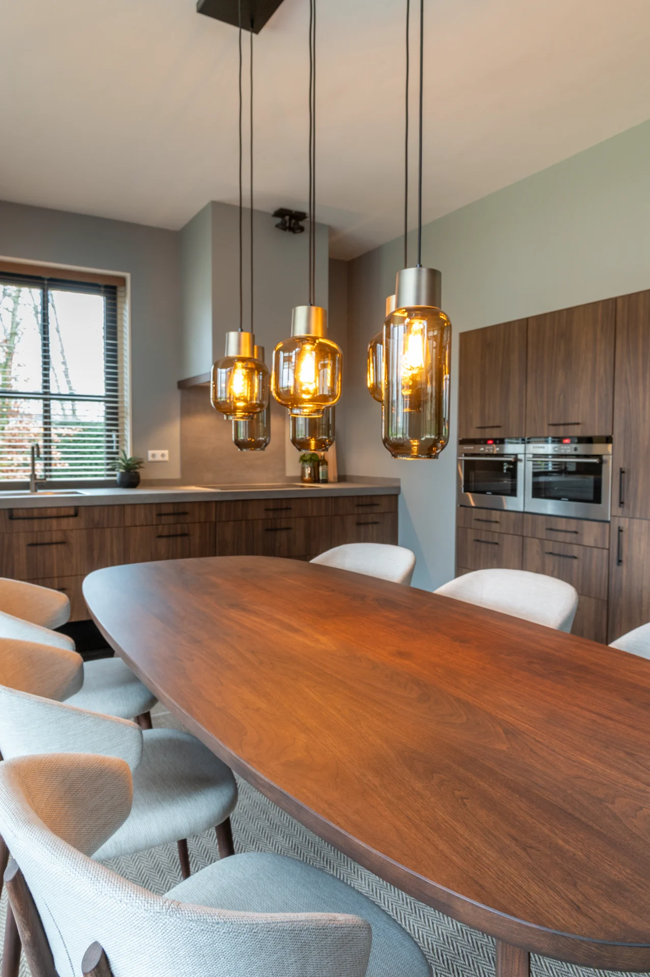 Notenhouten Deens ovale retro tafel