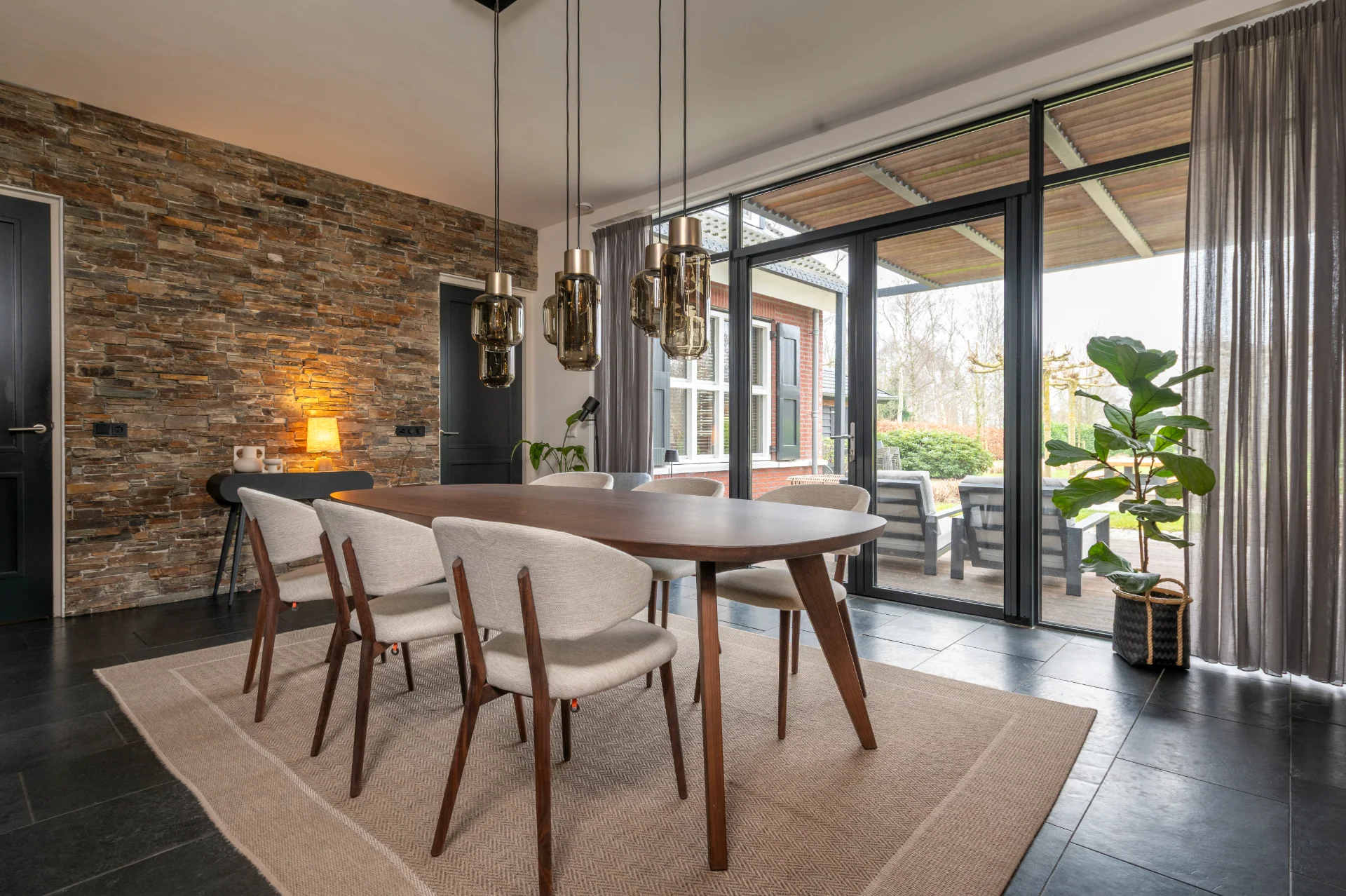 Notenhouten Deens ovale retro tafel