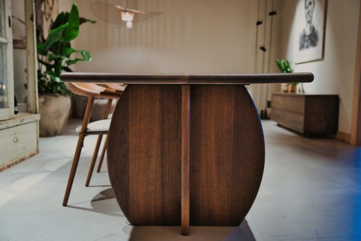 Massief notenhouten Japandi eettafel