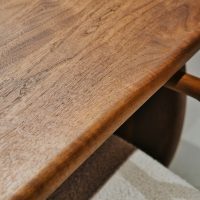 Massief notenhouten Japandi eettafel