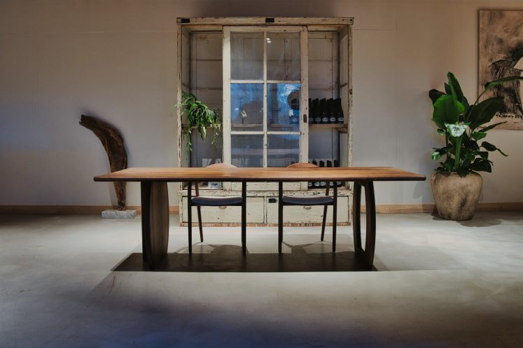 Artisan Noten Neva Stoel