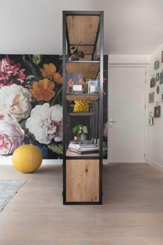 Eiken roomdivider kast met stalen frame