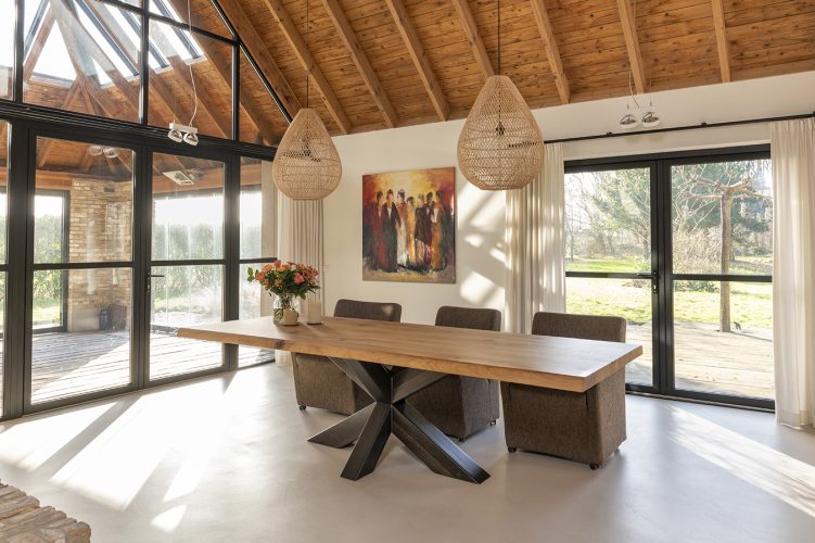 Massief eiken boomstamblad met kruispoot