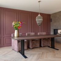 Notenhouten Deens ovale tafel met Gerrit onderstel