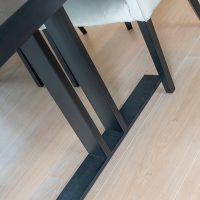 Rustiek eiken zwarte tafel - Stalen onderstel - Gerrit