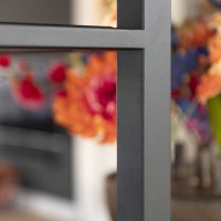 Stalen vakkenkast met ingebouwde wijnkoelkast