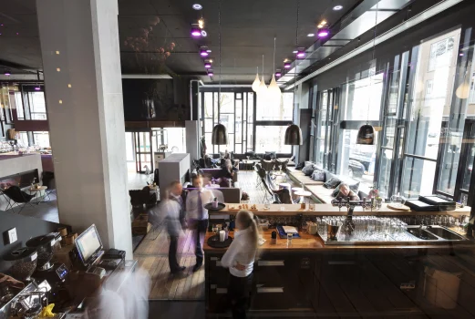 Massief eiken boomstam barblad