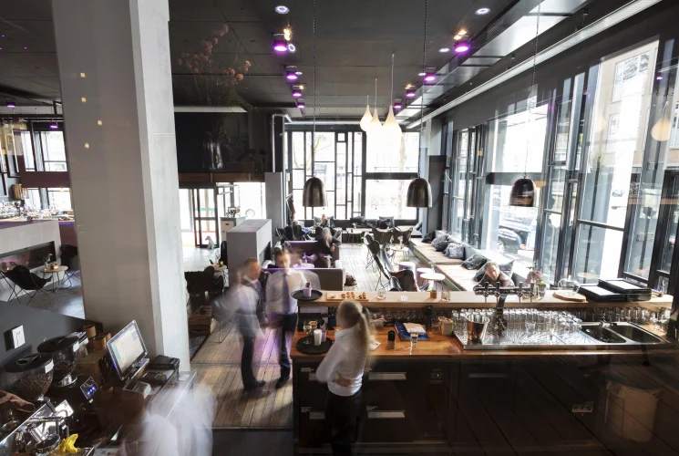 Massief eiken boomstam barblad